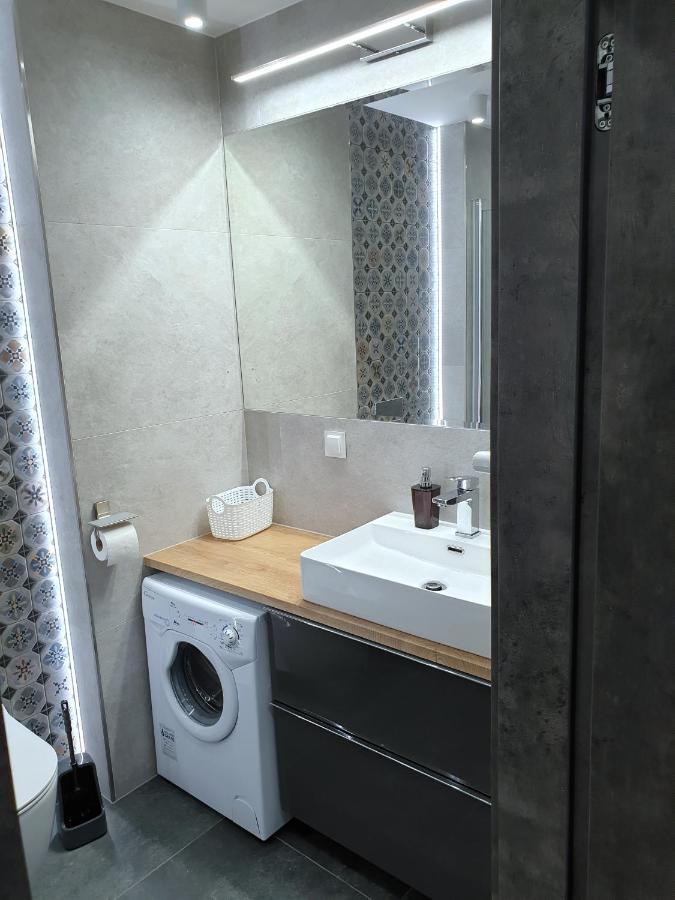 Private Apartment, Aircondition, Hd Tv Pl & De, Wifi, Garage, Fully Equipped, Near Beach Kołobrzeg Exteriör bild