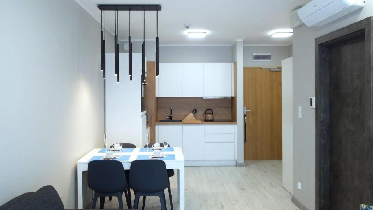 Private Apartment, Aircondition, Hd Tv Pl & De, Wifi, Garage, Fully Equipped, Near Beach Kołobrzeg Exteriör bild